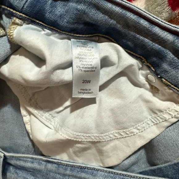 Light Wash Jean Shorts - Picture 3 of 5